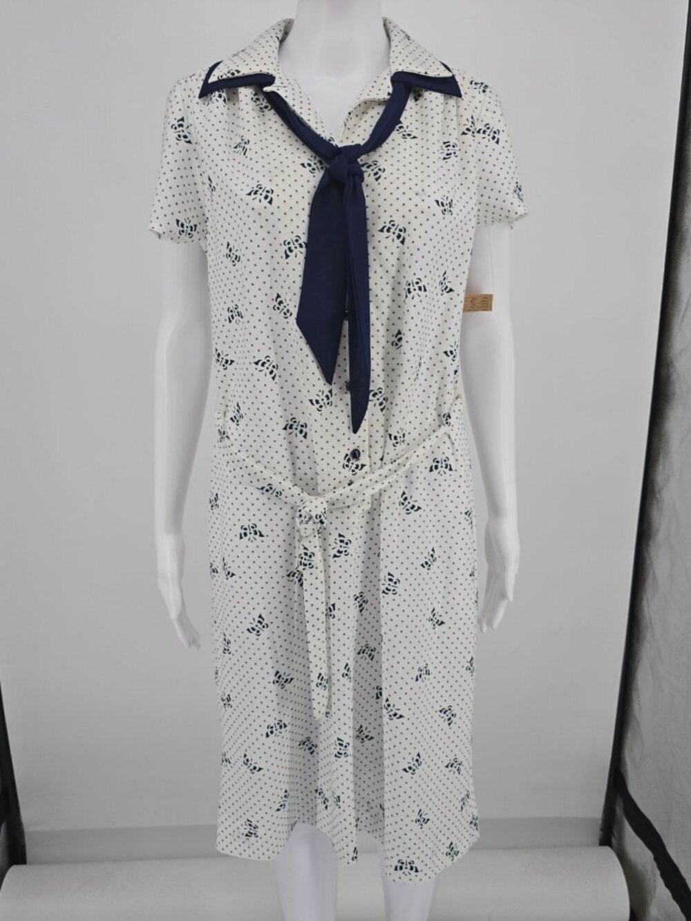 Vintage 1970s White/Navy Butterfly Print Sailor Tie Knee Length Shirtdress (L)